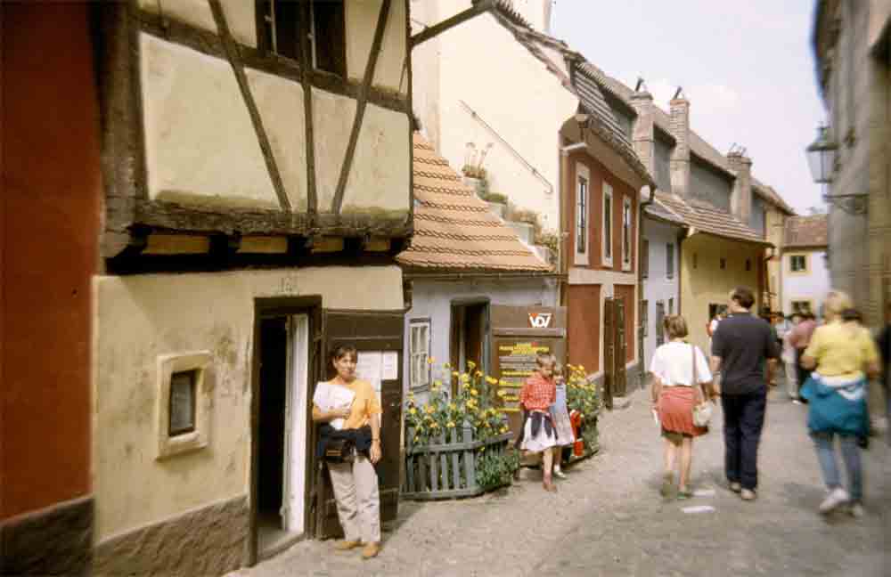 33 - Rep. Checa - Praga, callejon del oro